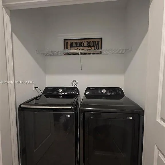 4860 Dillion St — Photo 9