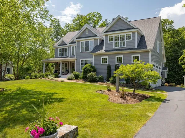 23 Chisholm Farm Drive, Stratham, NH 03885