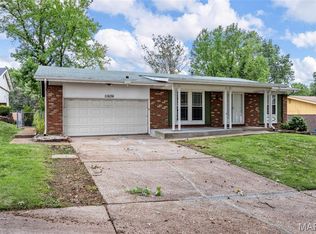 11636 Macrinus Dr, Florissant, MO 63033