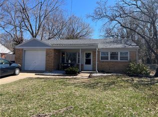 1508 Hillcrest Dr, Manhattan, KS 66502