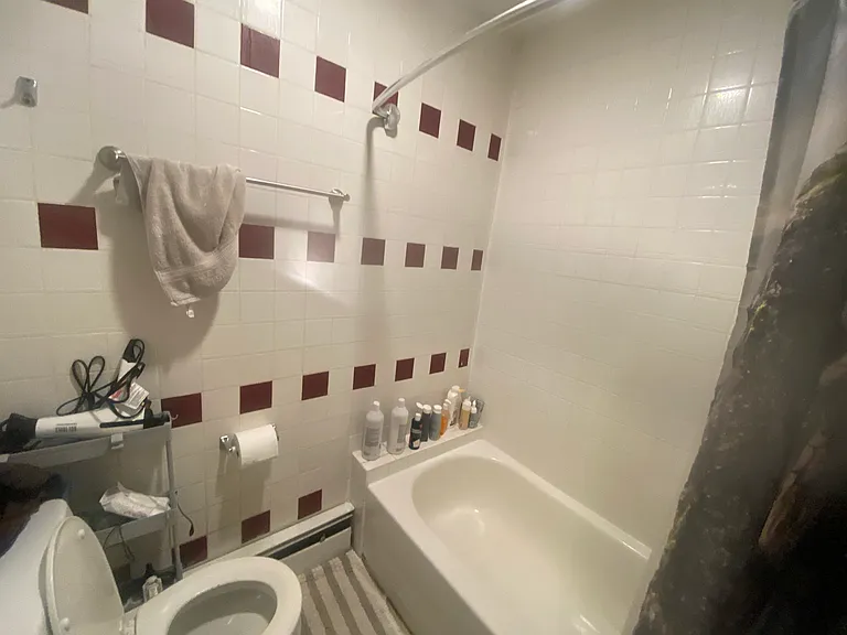 129 Cedar St #12 — Photo 10