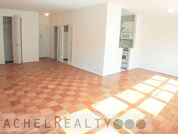2nd image of 3660 Oxford Ave APT 2D
