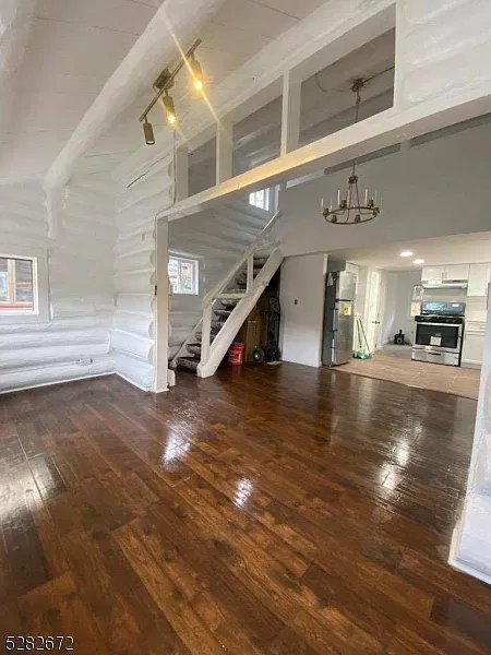 1 bed, 1.0 bath, $2,000 — Photo 3