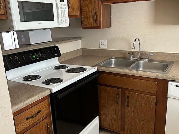 3rd image of 1815 Westminster St APT 205
