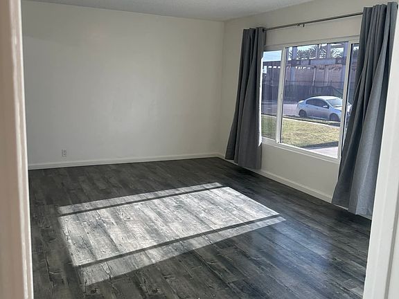 3rd image of 12606 Doty Ave APT A