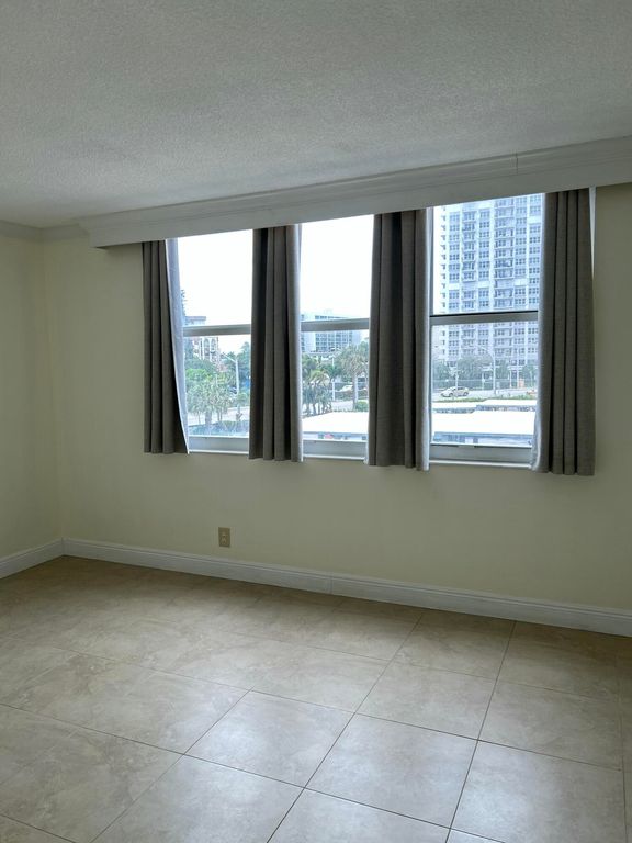305 N POMPANO BEACH Boulevard #205, photo 4