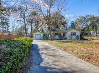 1053 Riverview Dr, Hanahan, SC 29410