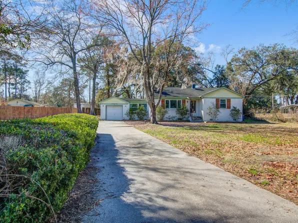 1053 Riverview Dr, Hanahan, SC 29410