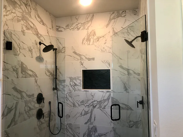 1215 E Lloyd St — Photo 11