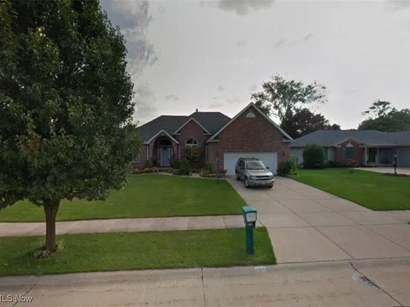 3486 Magnolia Dr, Seven Hills, OH 44131