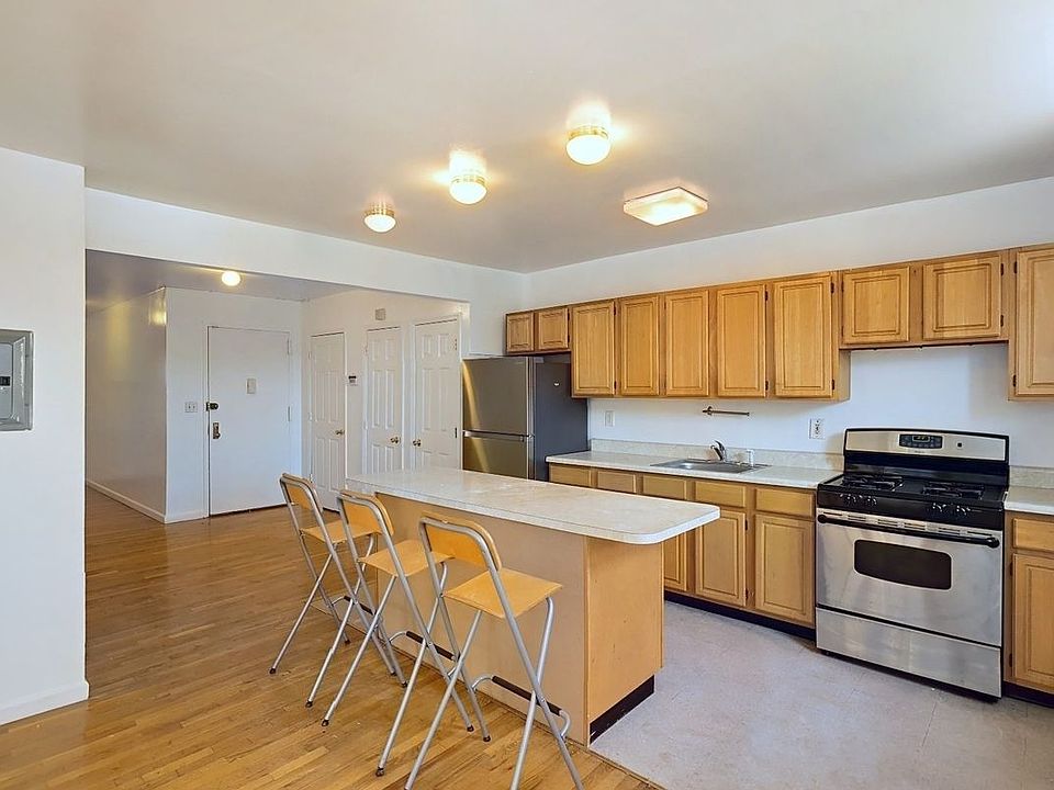 1st image of 71 New York Ave #3
