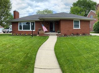 2959 Birchwood St, Trenton, MI 48183