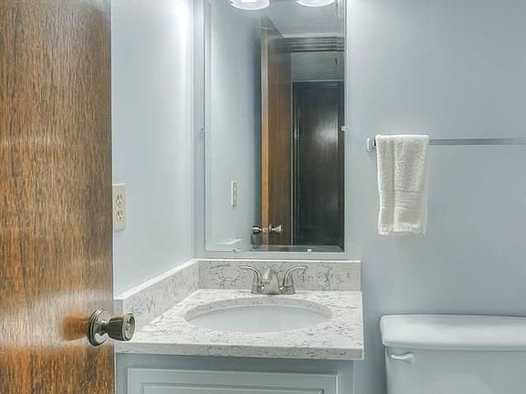 5th image of 6105 S 92nd Ave