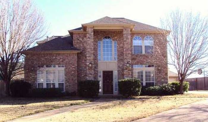 1st image of 1000 Capistrano Ct