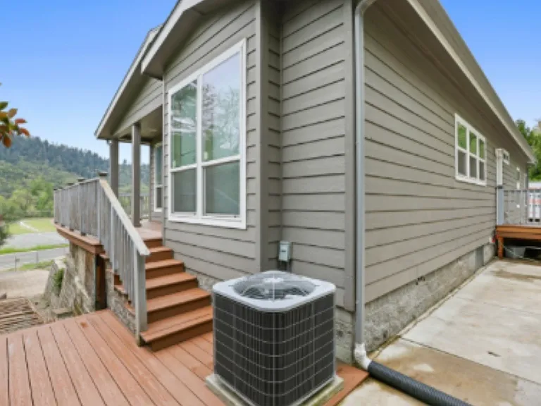 4782 N River Rd — Photo 3