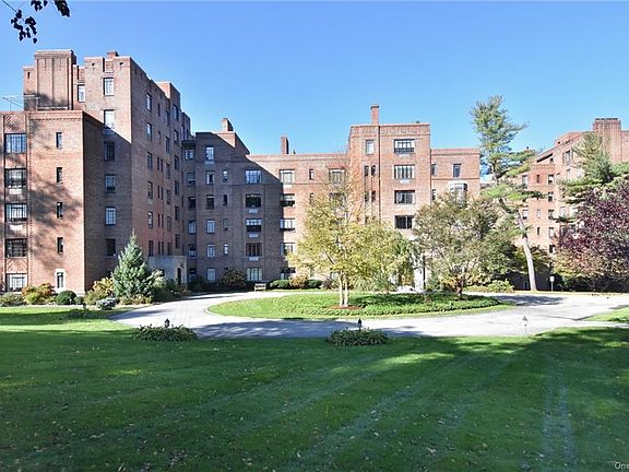 4th image of 100 Ardsley Ave W #Tm