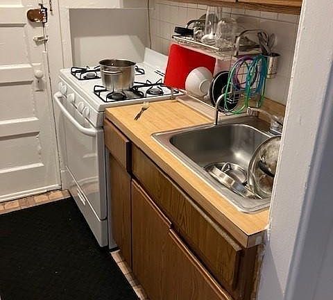 4th image of 6639 N Newgard Ave APT 2w