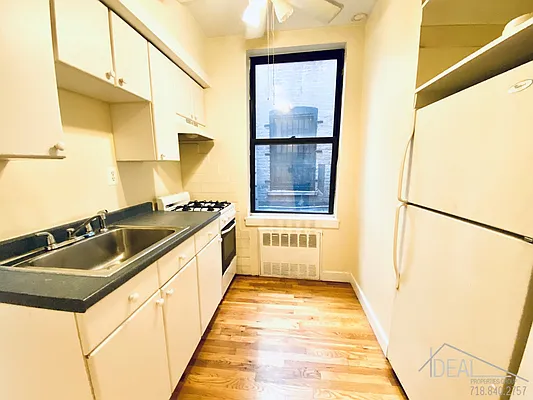 Rented by Ideal Properties Group | media 4