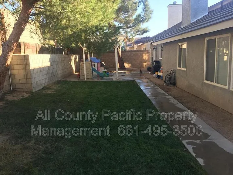 42330 Portland Ln — Photo 8