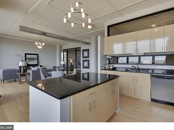 5th image of 290 Market St Unit 307