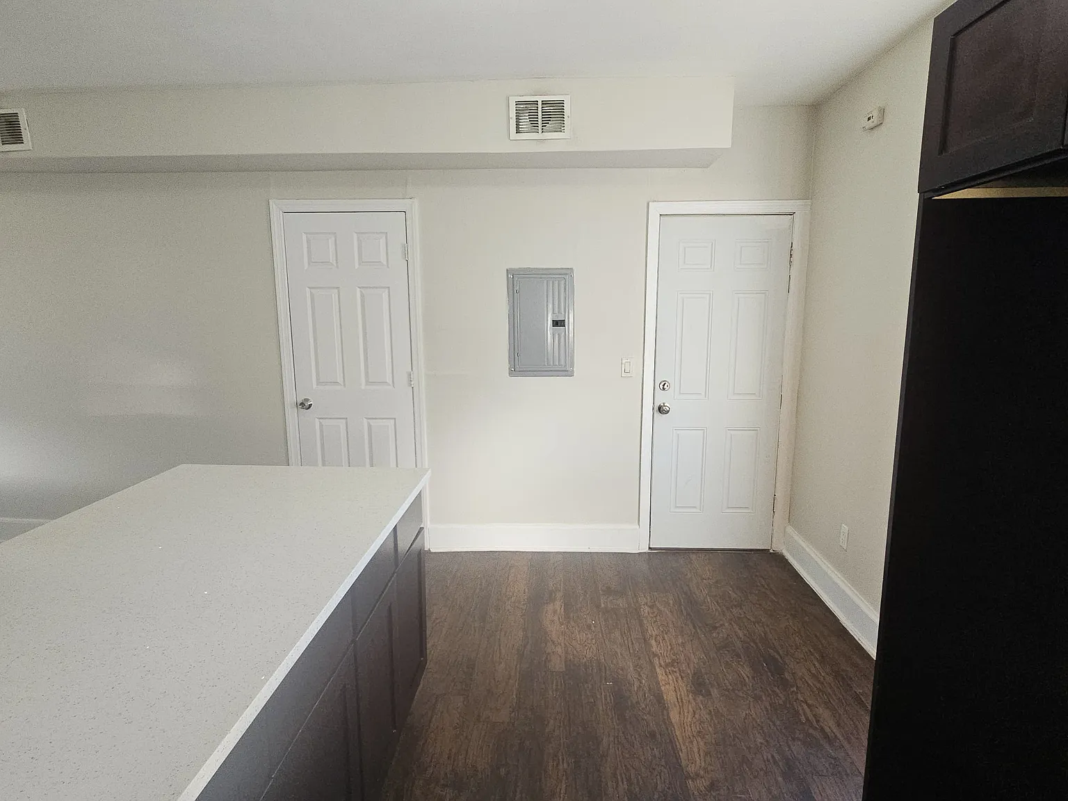 3 bed, $1,900 — Photo 3