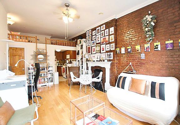 4th image of 24 W 75th St APT 5B