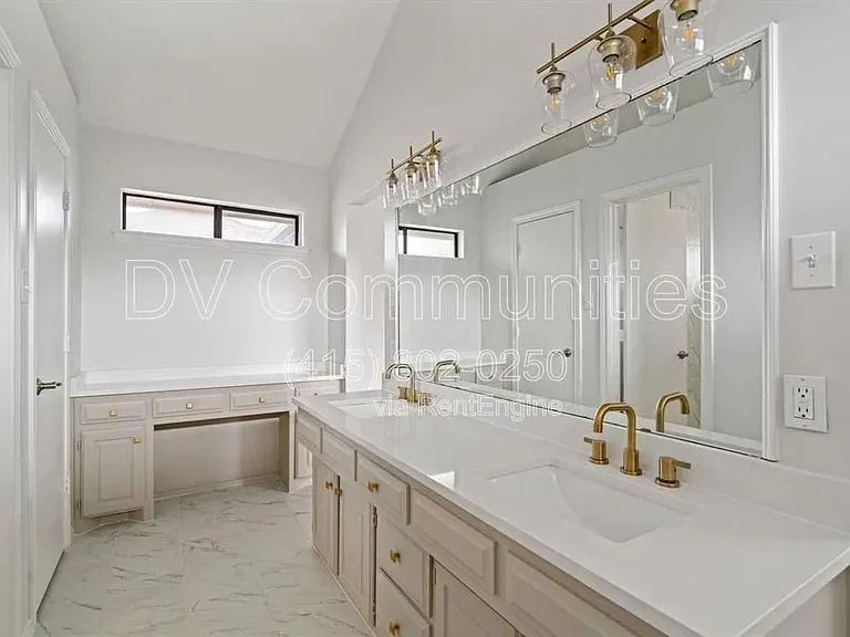 1614 N Valley Pkwy — Photo 4