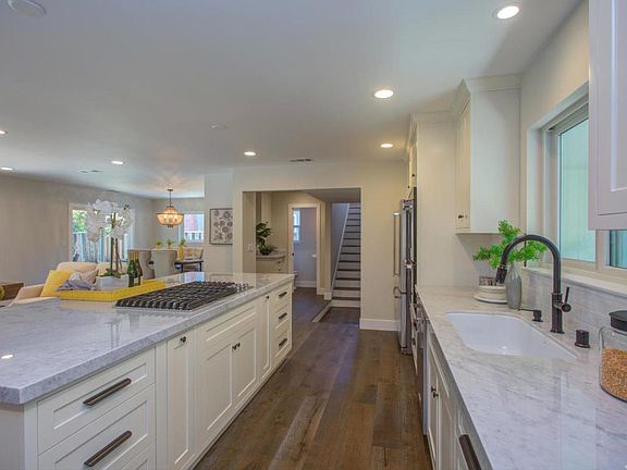 4th image of 1644 Creek Dr