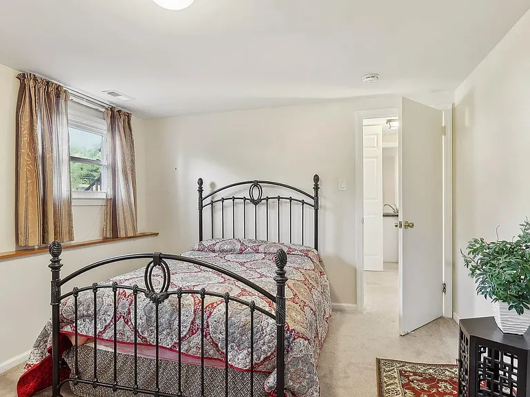 11 Knollwood Dr — Photo 23