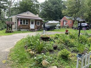 9 Crestwood Rd, Brimfield, MA 01010