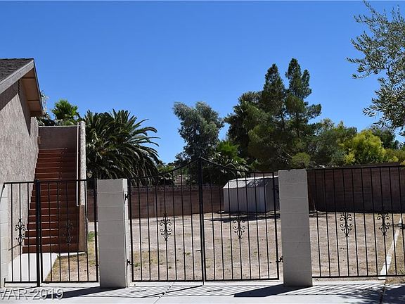 3rd image of 5551 Toluca Ct