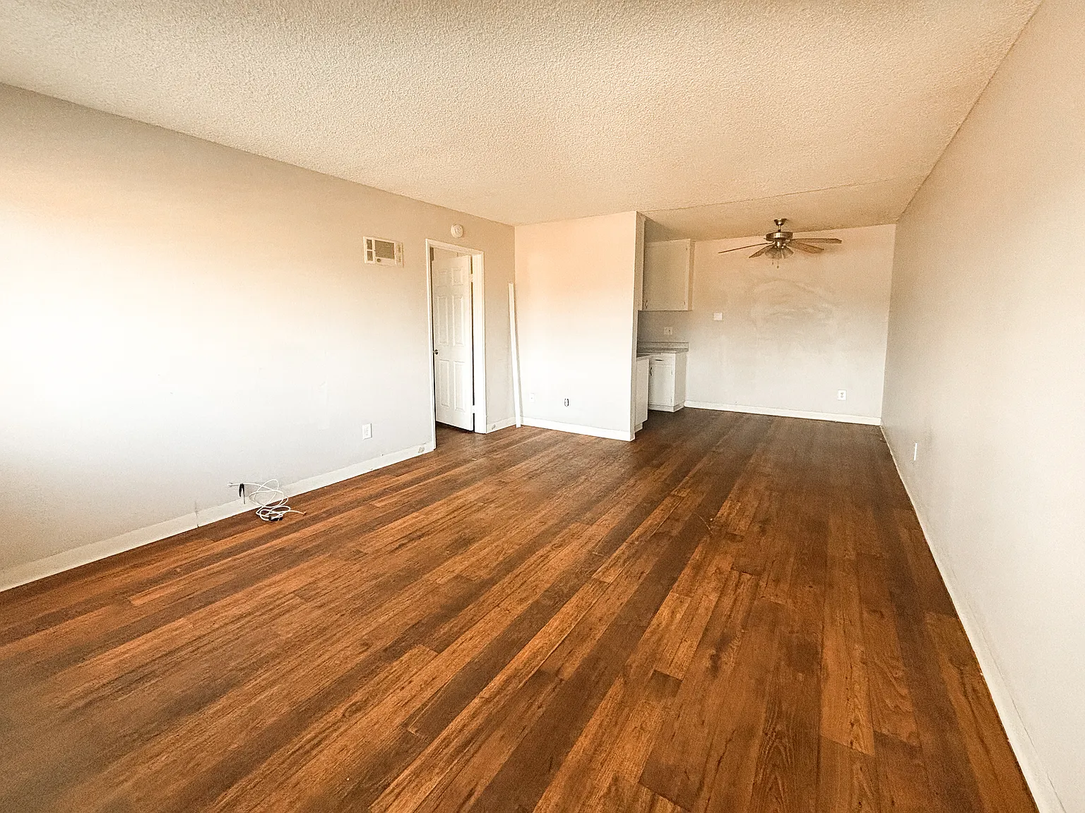 1 bed, 650 sqft, $1,670 — Photo 2