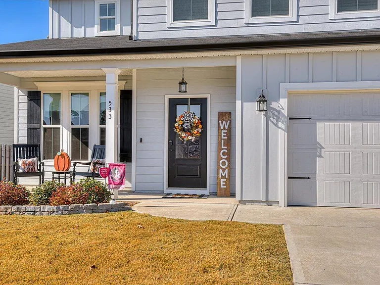 533 Fermoy Ln — Photo 2