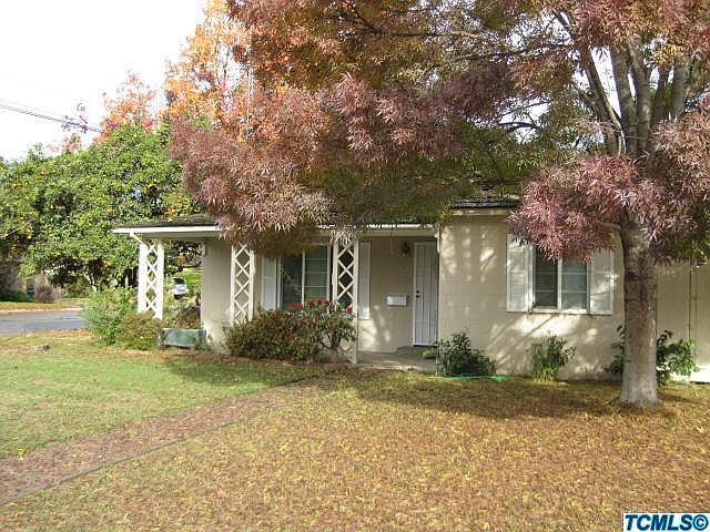 2nd image of 1620 W Kaweah Ave