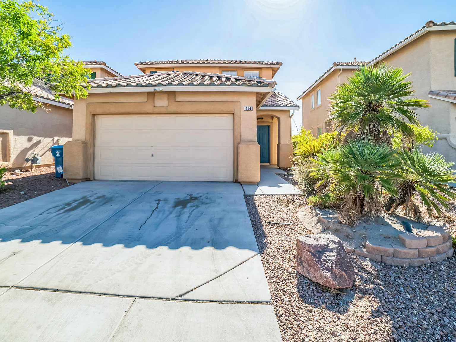 3 bed, 2.5 bath, 1737 sqft, $2,600 — Photo 2
