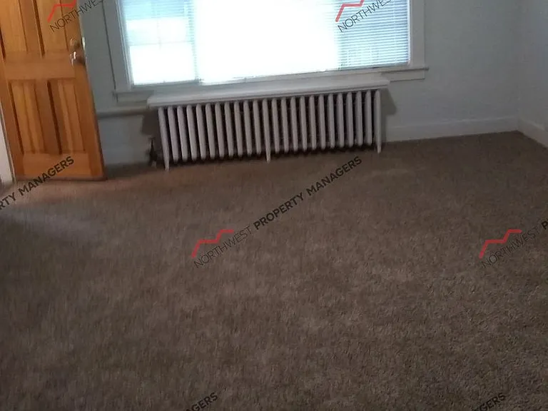 509 W Market St — Photo 12