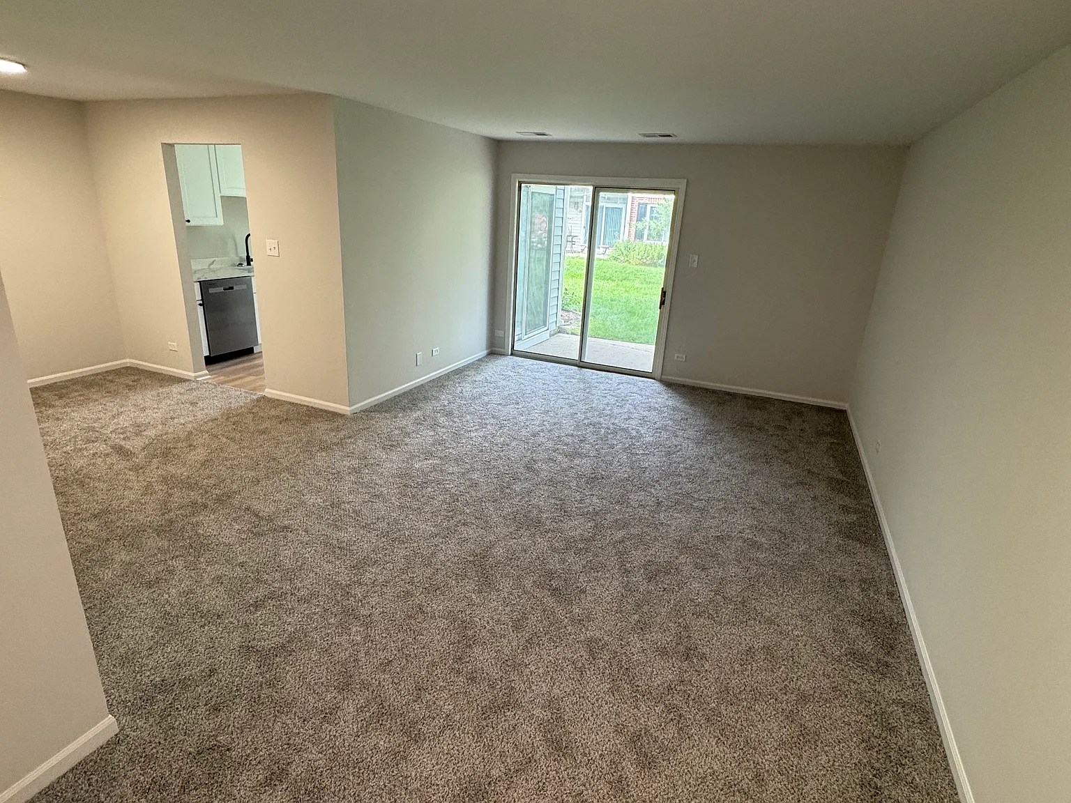 2 bed, 1100 sqft, $2,450 — Photo 2