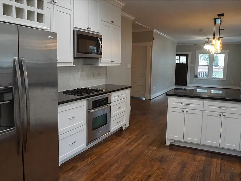 825 Algregg St — Photo 11