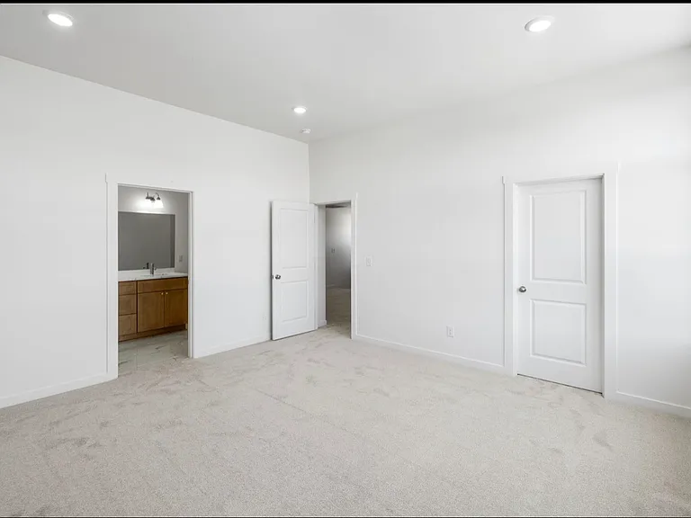 804 Accolade Loop — Photo 18