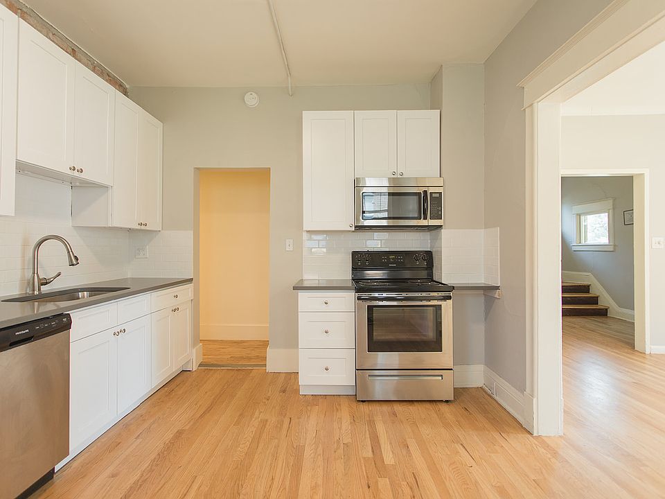 947A University Ave Kitchen
