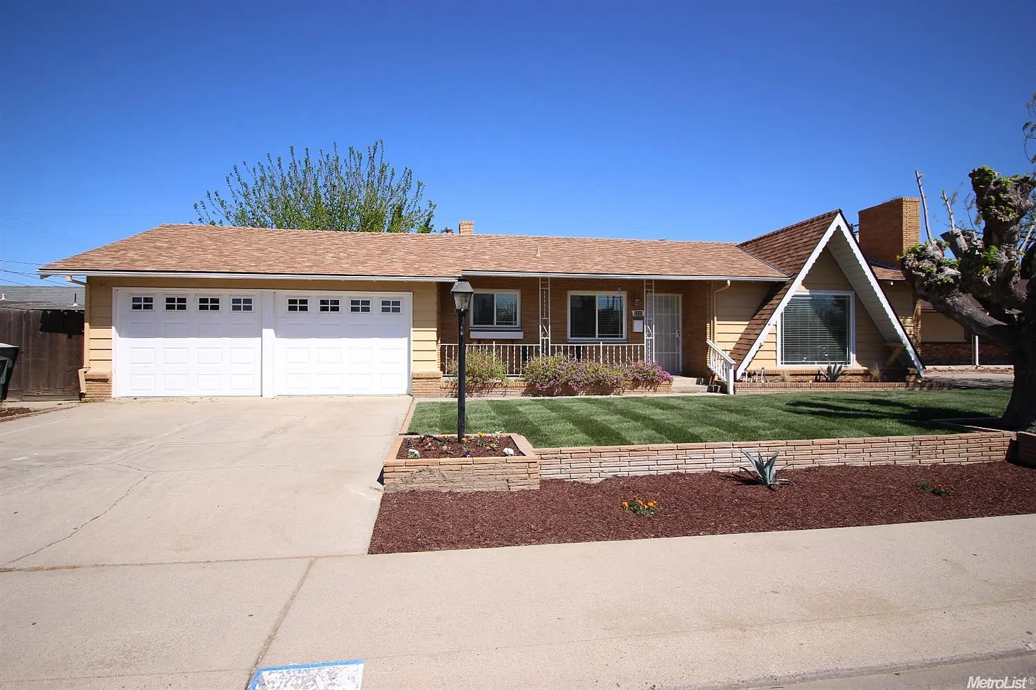 2205 Caswell Ave photo 1