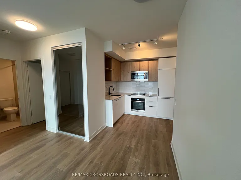 1185 Dupont St #801 — Photo 5