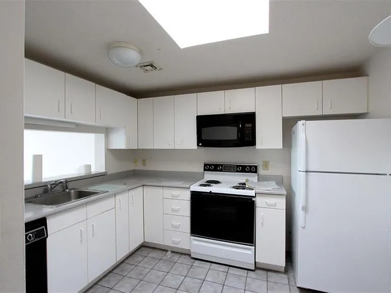 155 Beacon St #1 — Photo 1