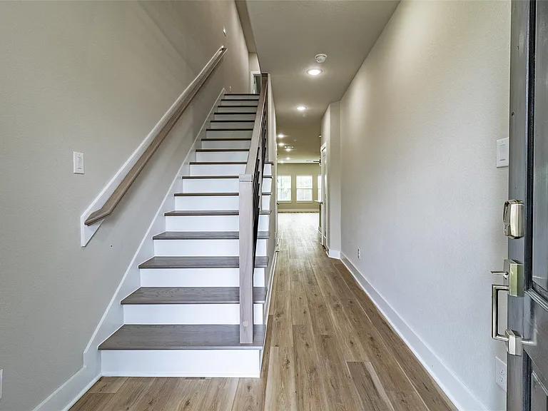 9101 Noel St #B — Photo 2
