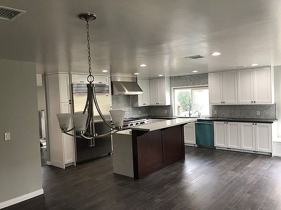 3rd image of 315 Eola Dr