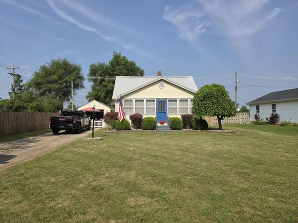 805 S Occidental Rd, Tecumseh, MI 49286