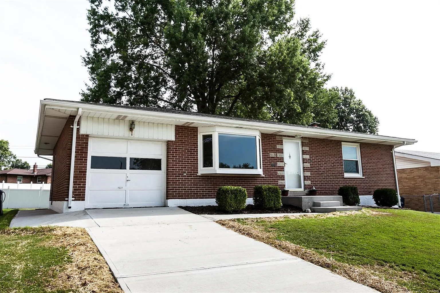 313 Southampton Dr photo 1
