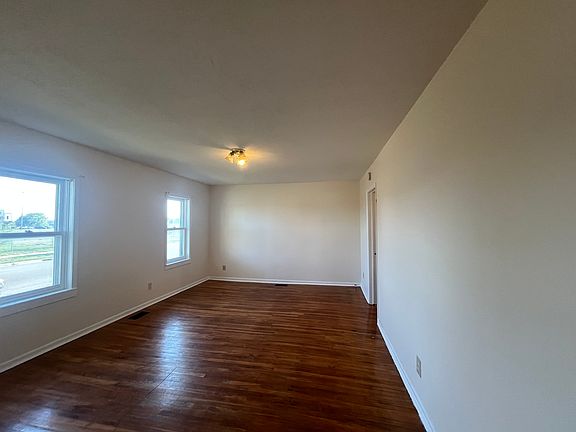 5th image of 1083 Michigan Ave APT A