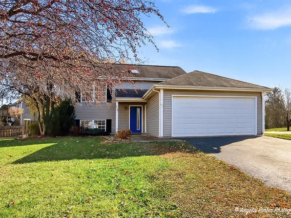 3258 Hale Ln, Island Lake, IL 60042