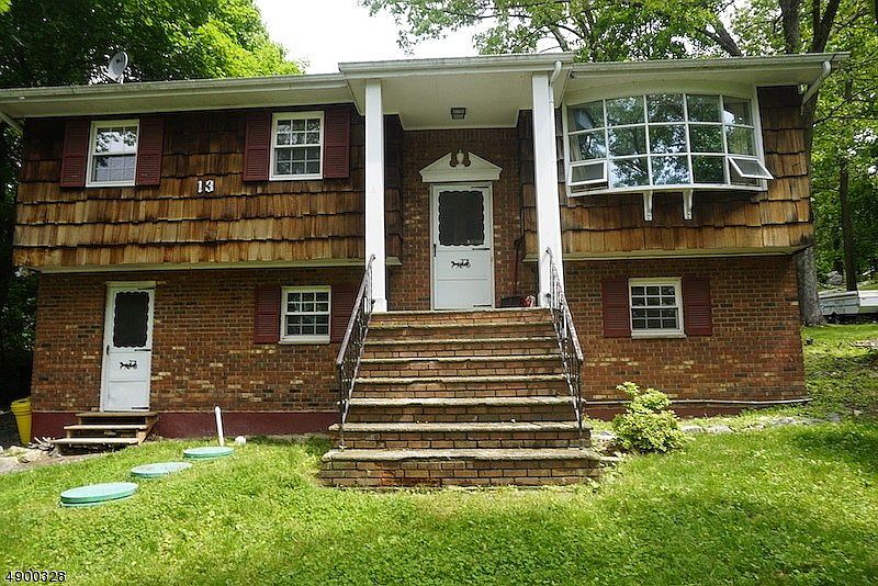 1st image of 13 Lakeside Dr